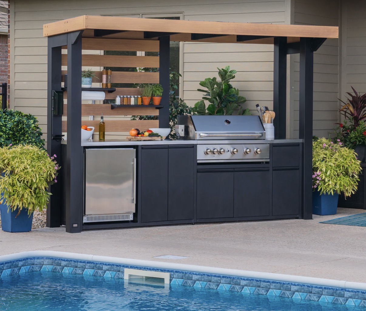 Outdoor Kitchens & Firepits in Rockledge, FL: A Space Coast Homeowner’s Guide