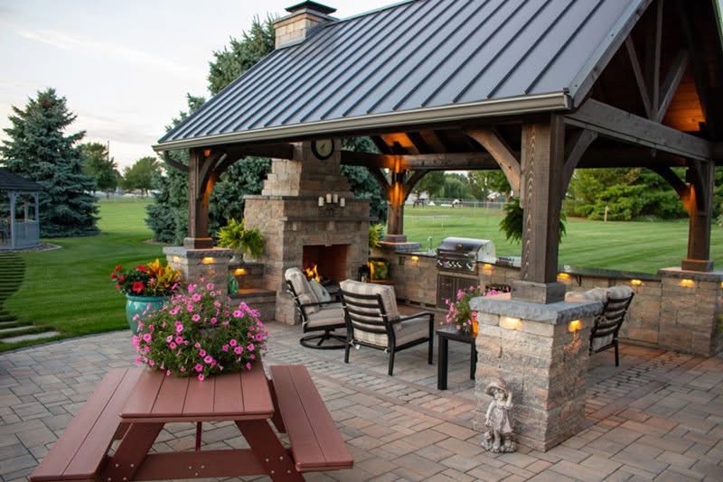 Outdoor living patio designed by Piper Outdoors in Brevard County, Florida